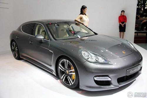 保時(shí)捷Panamera Turbo S